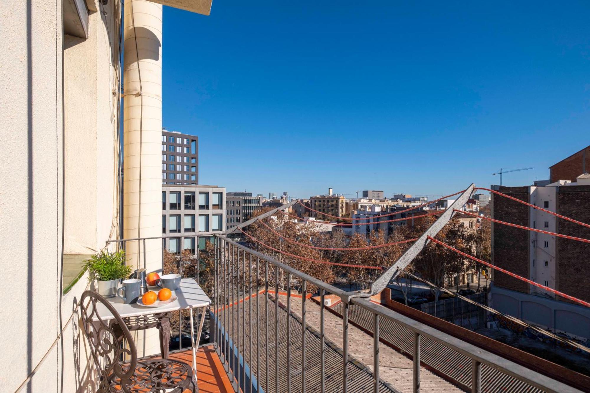 Sunny Apt Barcelona 22@ ภายนอก รูปภาพ